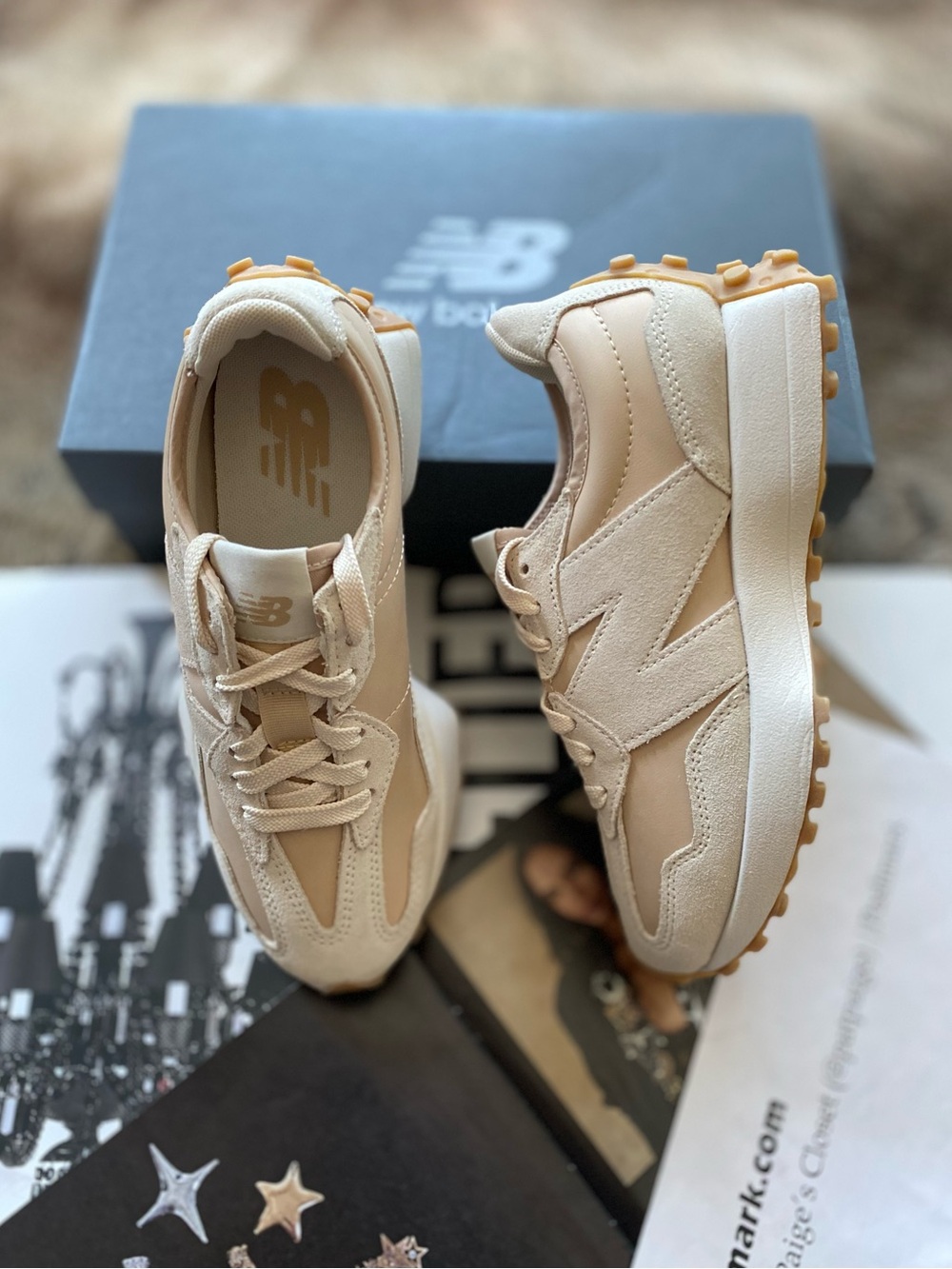 New Balance 327 Sneakers - Picture 3 of 14